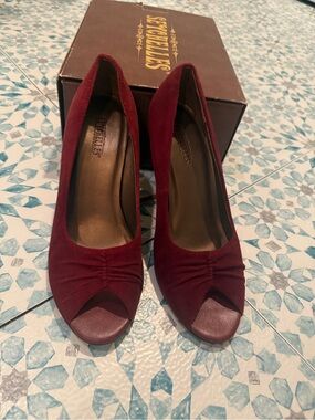 Seychelle’s  Women’s Burgundy sure Peep-Toe Pumps